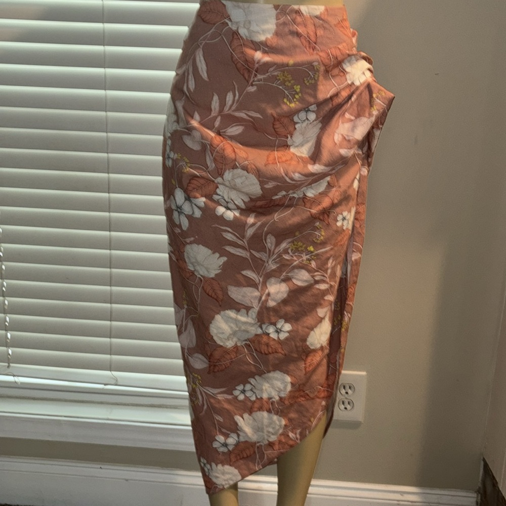 ASOS EDITION twist front off shoulder top and skirt in linen
floral print. - Picture 6 of 14